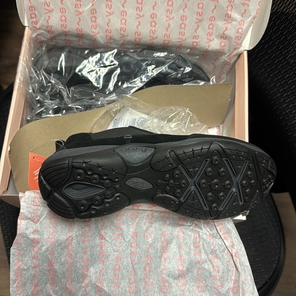 Easy Spirit Womens Exceed Suede Ankle Chelsea Boots - Picture 3 of 5